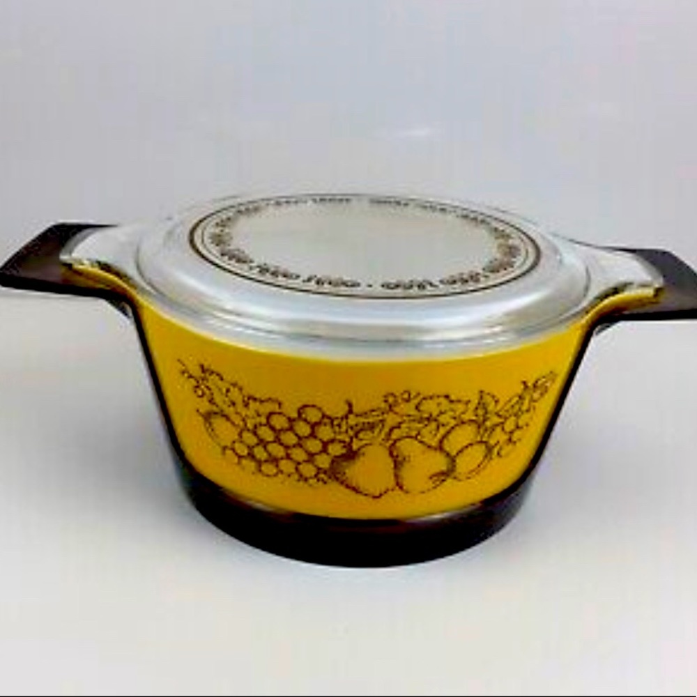 Old Orchard Pyrex Casserole Dish